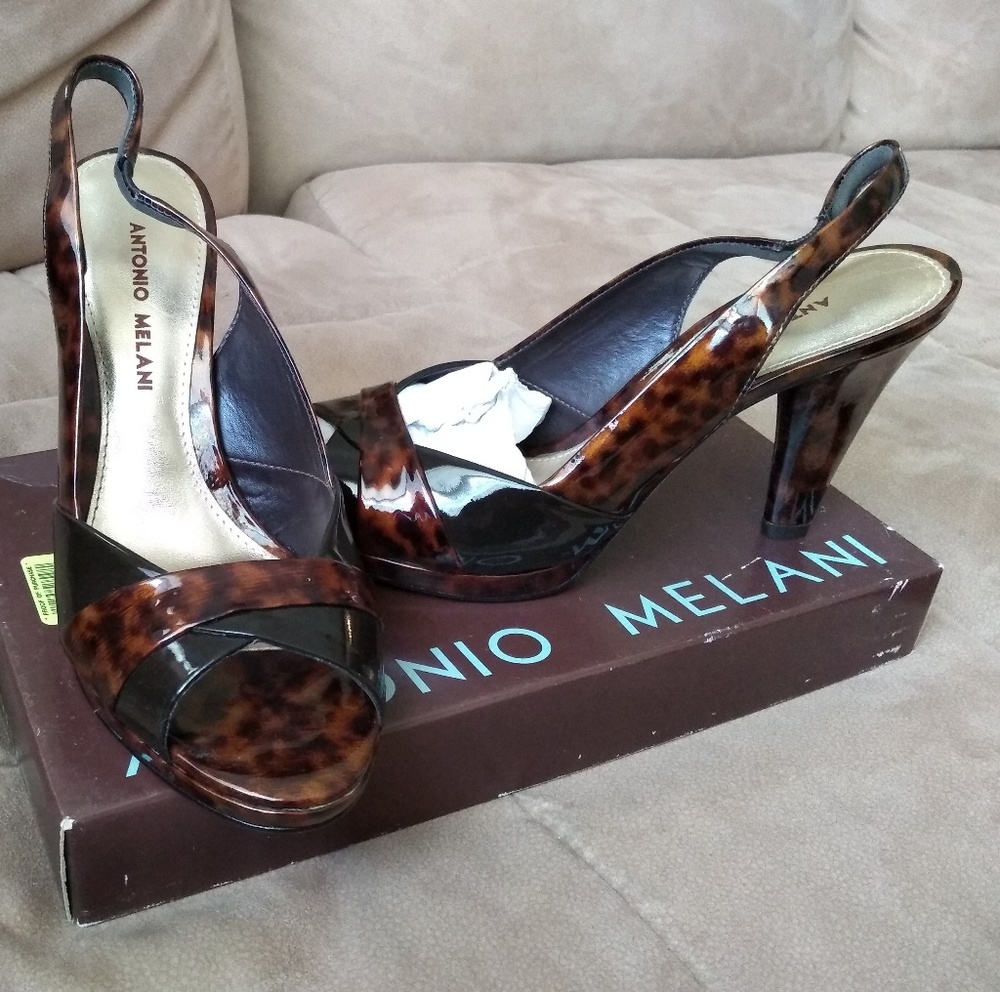 Open toe Antonio Melani tortoise color heels